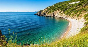 Dimentica Capri: quest’isola pontina, amata da Omero, è un paradiso senza folla Scopri Ponza: l'isola pontina amata da Omero, un paradiso tranquillo