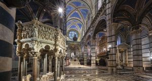 Perché il pavimento di questo duomo in Toscana è un capolavoro unico al mondo